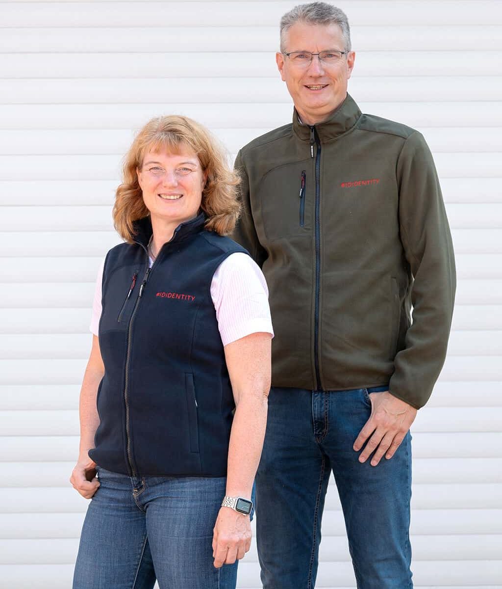 Arbeitskleidung mit Logo Bestickung